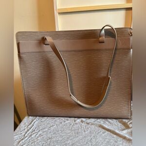 Authentic Louis Vuitton Epi Croisette PM – Lilac / Grey – Fair/Good Condition